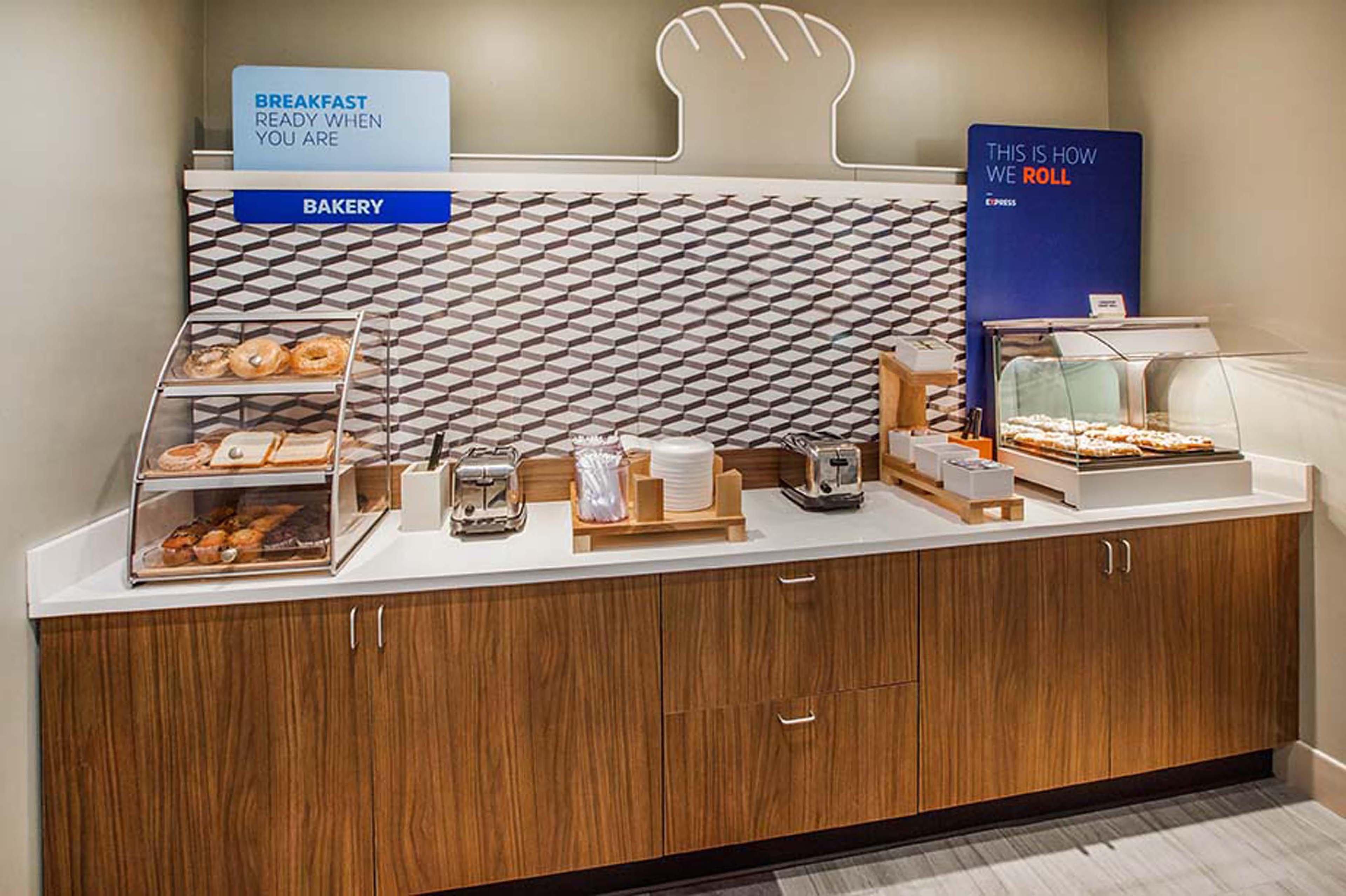 Holiday Inn Express Morgantown By Ihg Εξωτερικό φωτογραφία