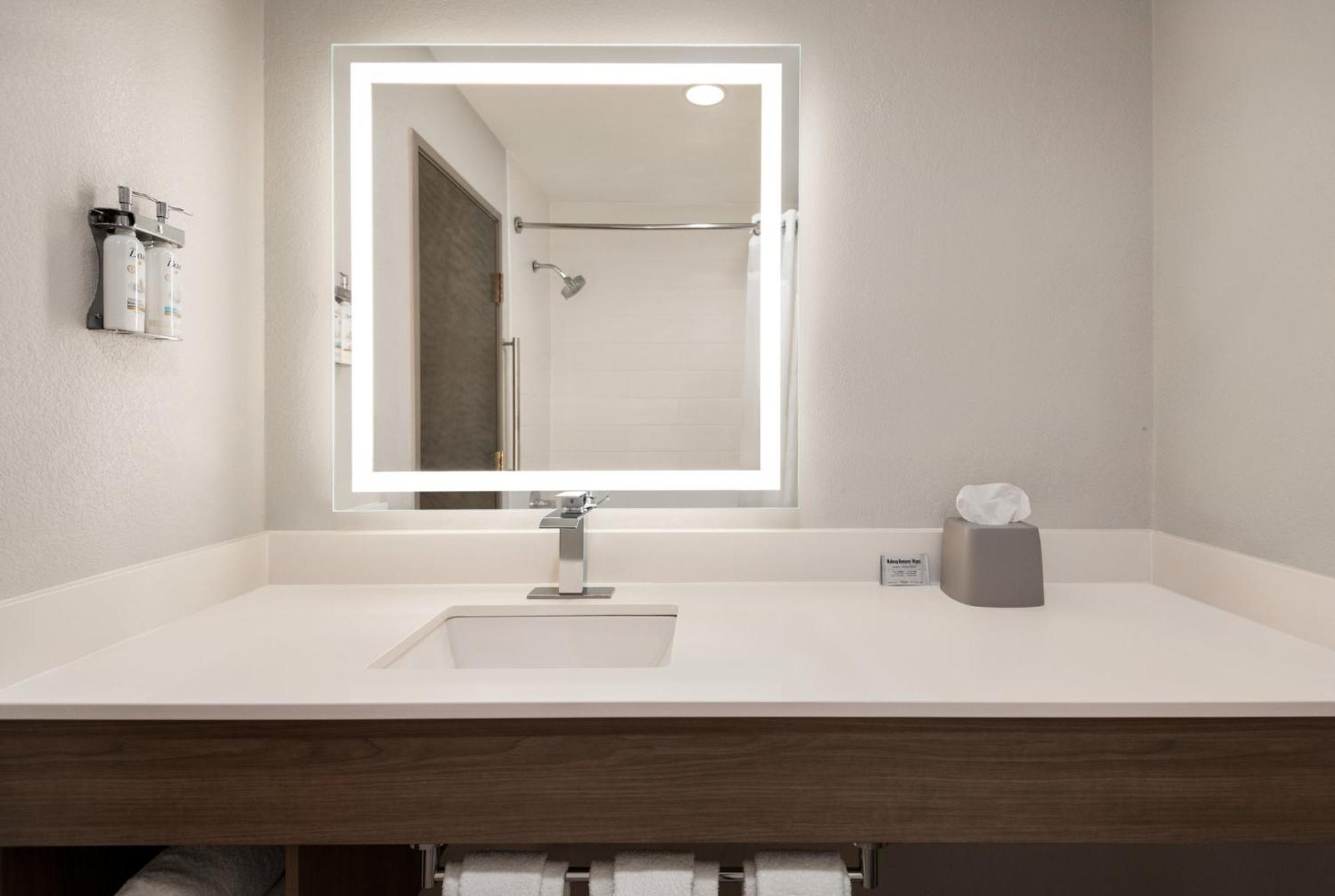 Holiday Inn Express Morgantown By Ihg Εξωτερικό φωτογραφία