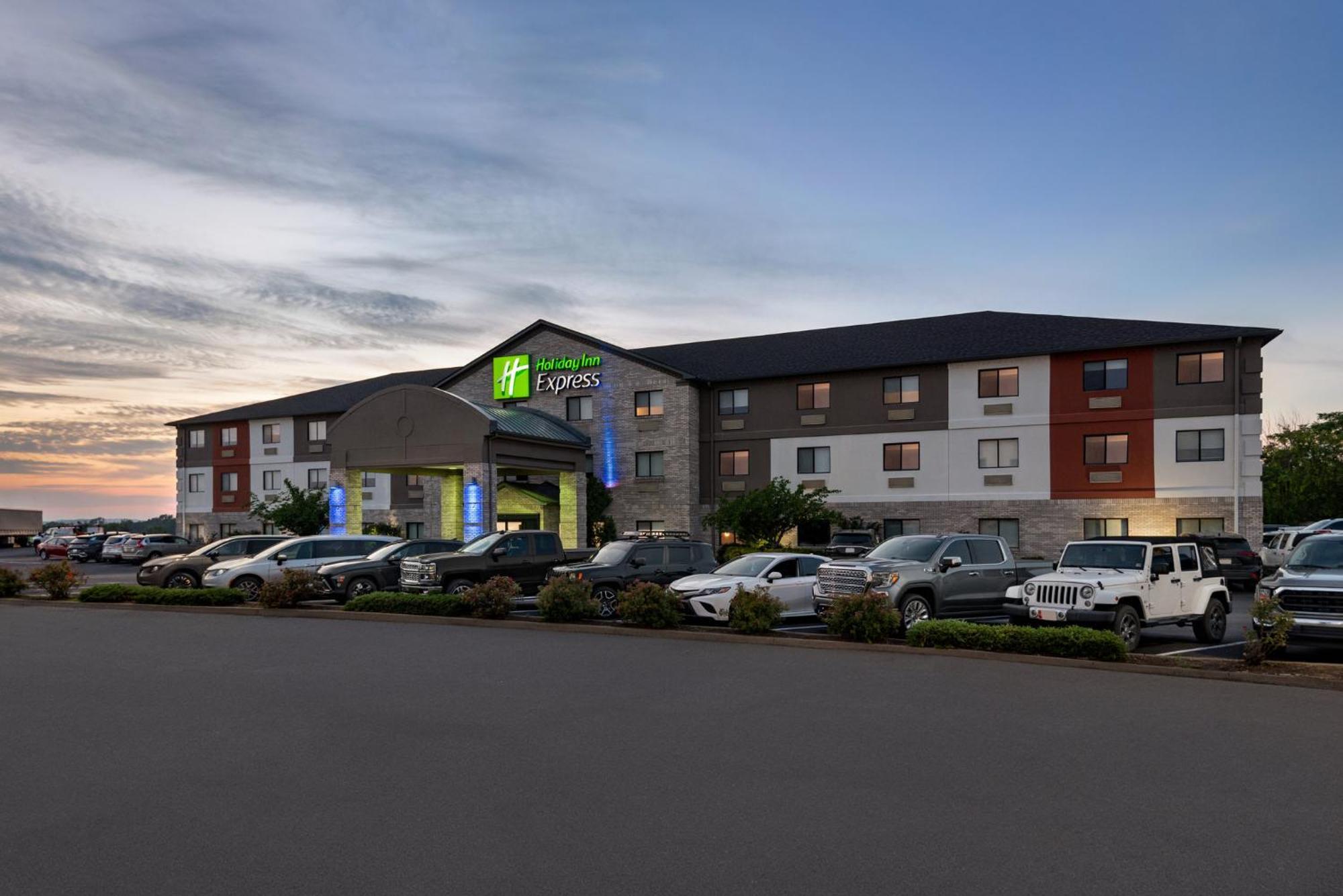 Holiday Inn Express Morgantown By Ihg Εξωτερικό φωτογραφία