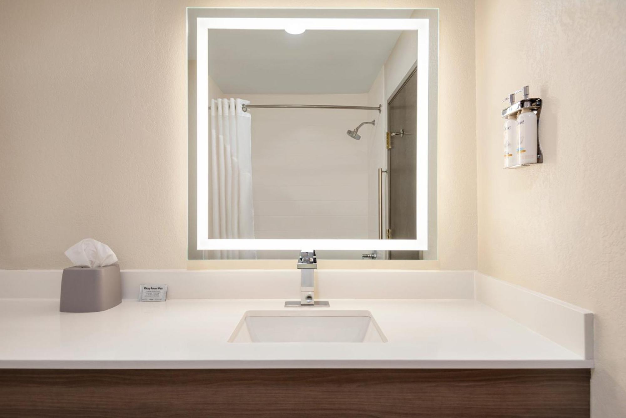Holiday Inn Express Morgantown By Ihg Εξωτερικό φωτογραφία